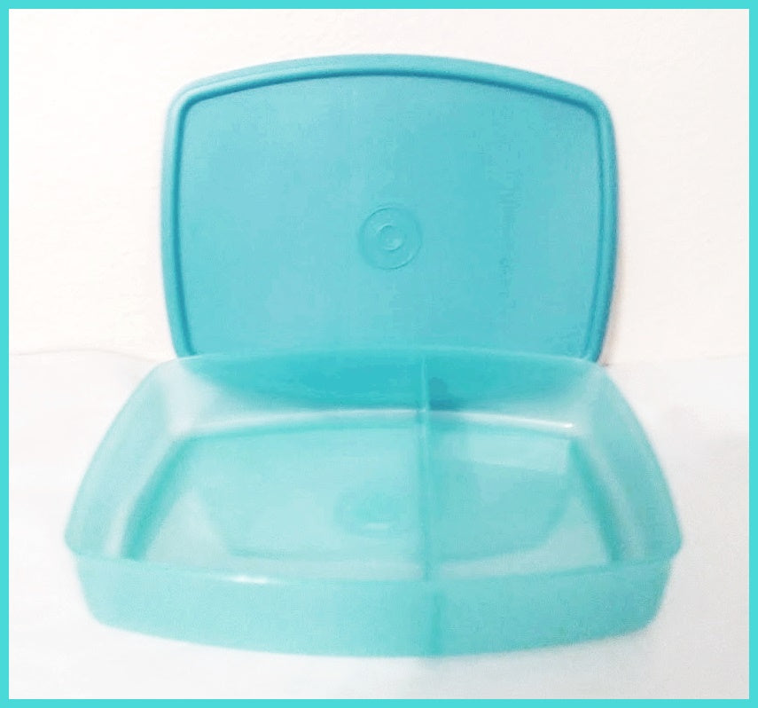 TUPPERWARE SIDE BY SIDE LUNCH-IT DIVIDED DISH / CONTAINER AZURE LIGHT BLUE