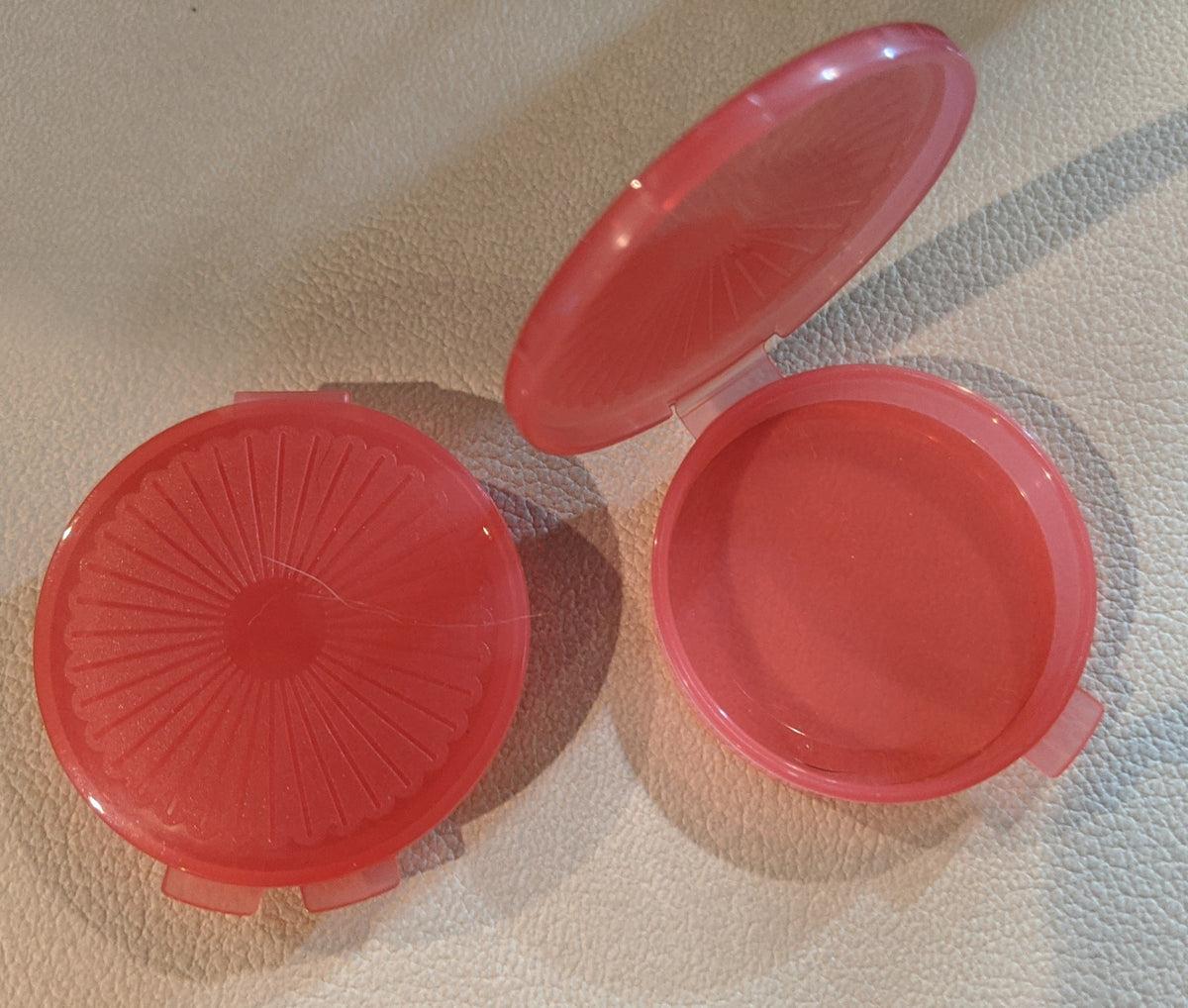 Tupperware Set 2 Pill Keepers Mini Round Hinged Clamshell Pocket Containers