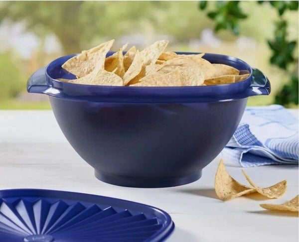 TUPPERWARE 17-cup BLUE SERVALIER BOWL w/ ONE-TOUCH ACCORDION ROUND SEAL