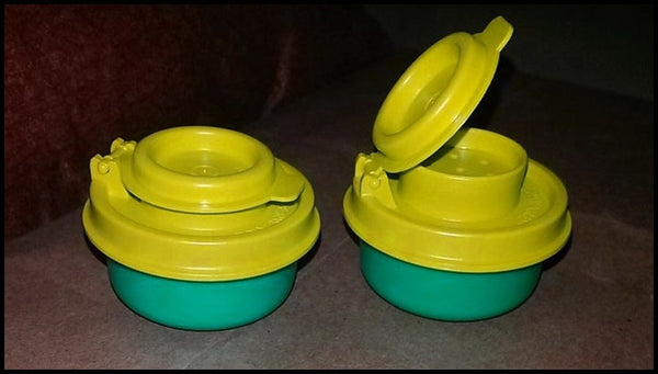 TUPPERWARE MINI SMIDGET SALT & PEPPER SHAKER SET BLACK w/ SALSA FLIP TOP SHAKER SEALS