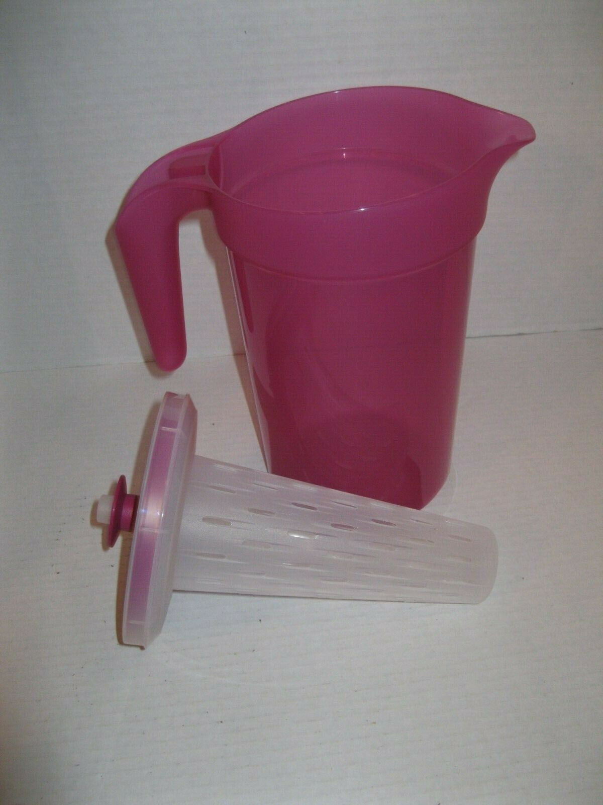 Tupperware Pitcher and Tumblers Set Bees Floral Pink Kitchen