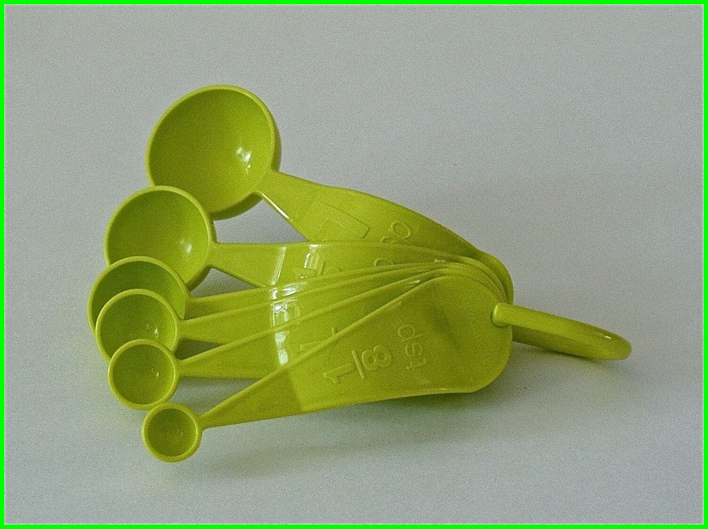  Tupperware Apple Green Measuring Spoon Set: Home & Kitchen